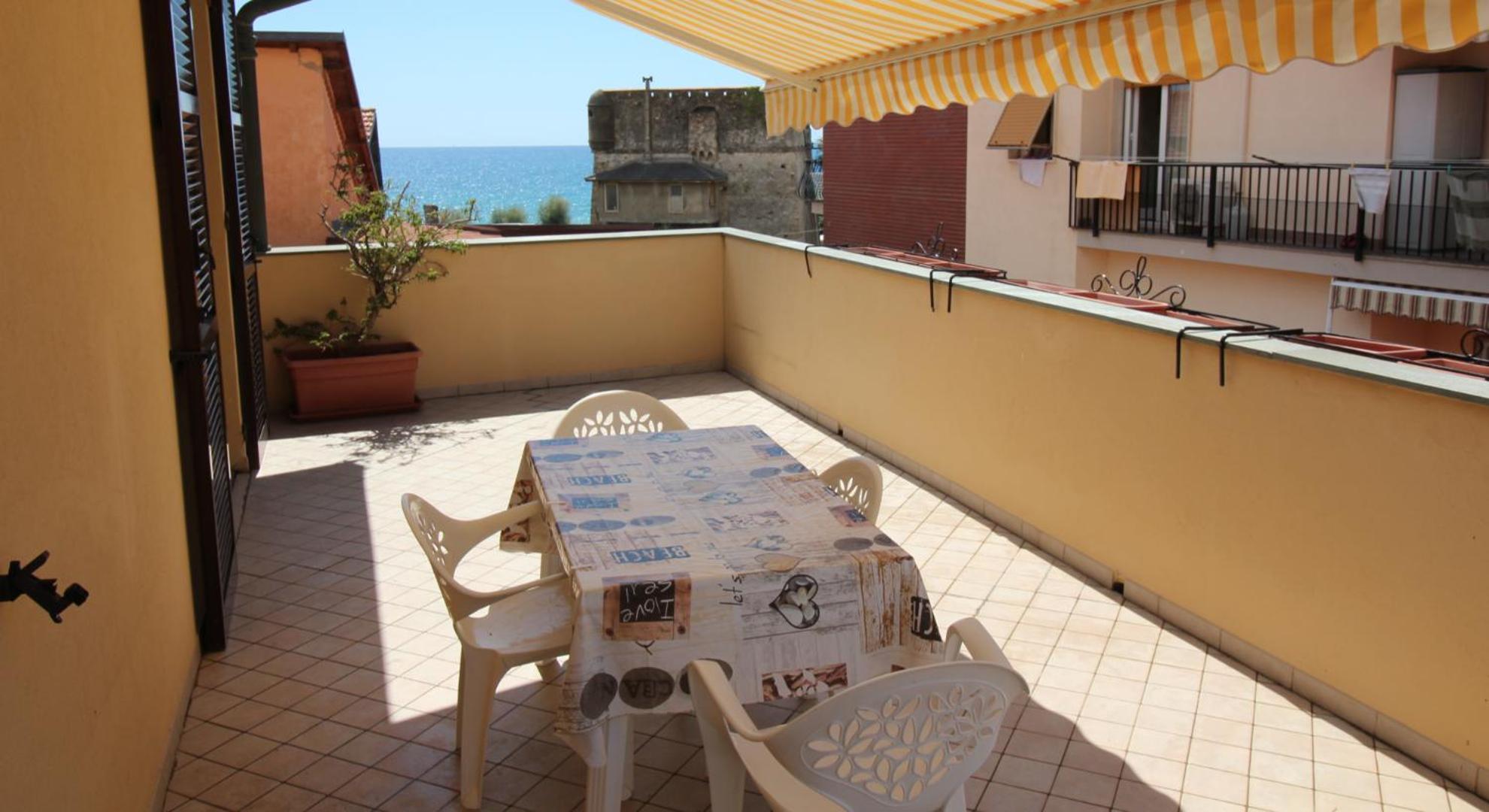 Garibaldi Appartamenti Riva Ligure Exterior foto